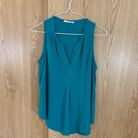 Turquoise Sleeveless V-Neckline Career Layering Top - Picture 1 of 5